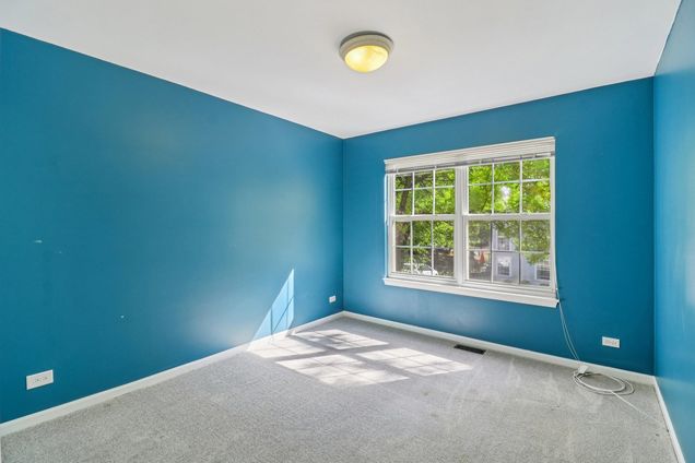 136 Parkview Drive Wauconda, IL Townhouse Sold - Photo 19 of 30. Opens carousel modal