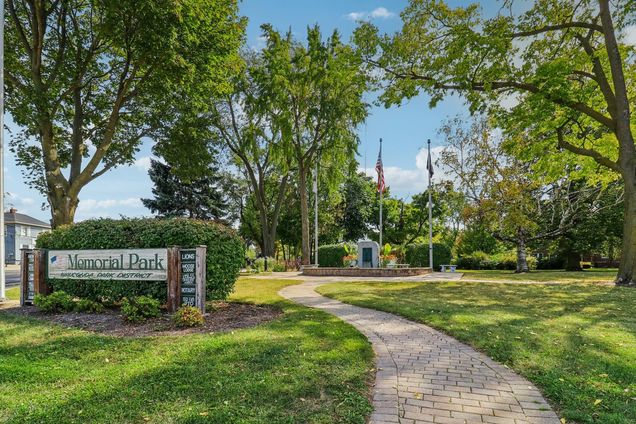 136 Parkview Drive Wauconda, IL Townhouse Sold - Photo 24 of 30. Opens carousel modal