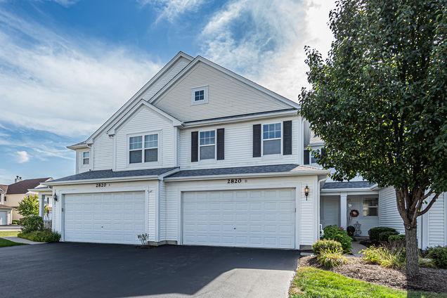 2820 Glacier Way Unit B Wauconda, IL Townhouse Sold - Photo 1 of 24. Opens carousel modal