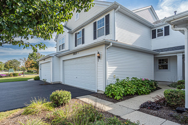 2820 Glacier Way Unit B Wauconda, IL Townhouse Sold - Photo 2 of 24. Opens carousel modal