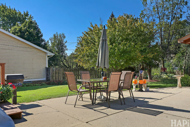 311 Brown Street Wauconda, IL House Sold - Photo 24 of 26. Opens carousel modal