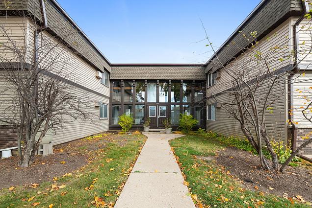125 E Mill Street Unit 103 Wauconda, IL Condo Active - Photo 3 of 20. Opens carousel modal