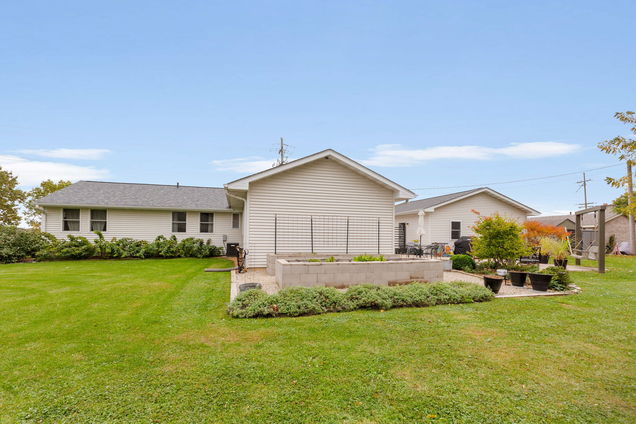 315 Grand Boulevard Wauconda, IL House Sold - Photo 18 of 20. Opens carousel modal