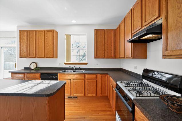 2722 Moraine Valley Road Wauconda, IL House Sold - Photo 14 of 42. Opens carousel modal
