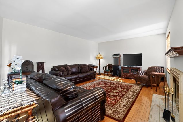 2722 Moraine Valley Road Wauconda, IL House Sold - Photo 22 of 42. Opens carousel modal