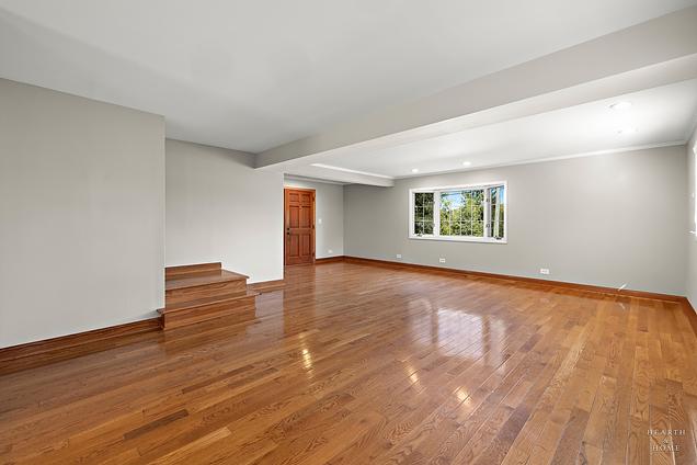 25721 W Lakeview Avenue Wauconda, IL House Sold - Photo 12 of 54. Opens carousel modal