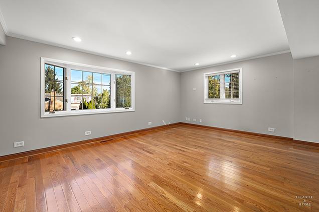 25721 W Lakeview Avenue Wauconda, IL House Sold - Photo 13 of 54. Opens carousel modal