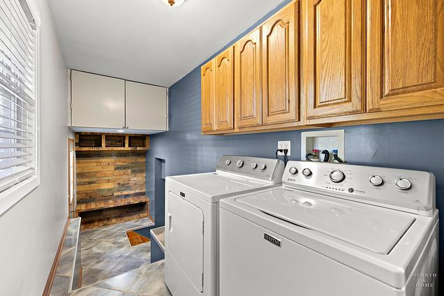 25721 W Lakeview Avenue Wauconda, IL House Sold - Photo 25 of 54. Opens carousel modal