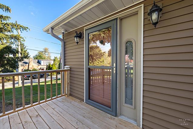 25721 W Lakeview Avenue Wauconda, IL House Sold - Photo 10 of 54. Opens carousel modal