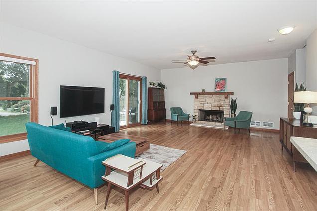107 Hammond Avenue Wauconda, IL House Sold - Photo 5 of 31. Opens carousel modal