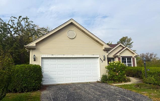 533 Farmhill Circle Wauconda, IL House Contingent - Photo 2 of 8. Opens carousel modal