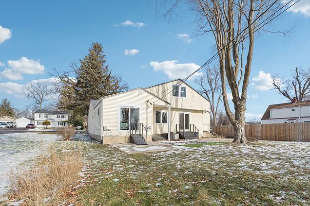 212 Lewis Avenue Wauconda, IL House Contingent - Photo 28 of 32. Opens carousel modal