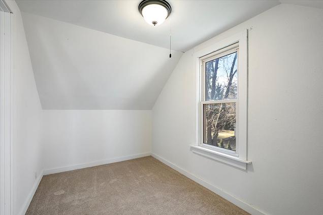 318 E Liberty Street Wauconda, IL House Contingent - Photo 11 of 30. Opens carousel modal