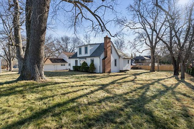 318 E Liberty Street Wauconda, IL House Contingent - Photo 18 of 30. Opens carousel modal