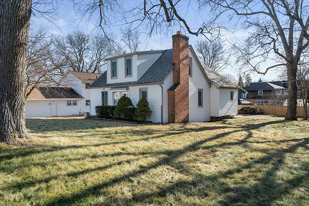 318 E Liberty Street Wauconda, IL House Contingent - Photo 19 of 30. Opens carousel modal