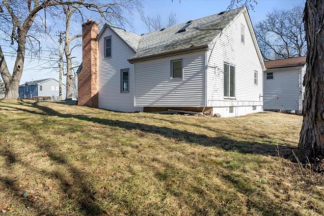 318 E Liberty Street Wauconda, IL House Contingent - Photo 20 of 30. Opens carousel modal