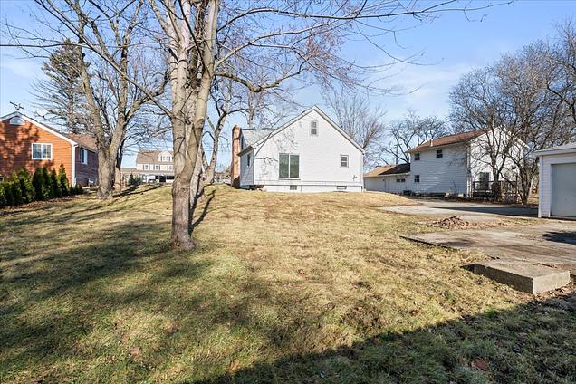 318 E Liberty Street Wauconda, IL House Contingent - Photo 21 of 30. Opens carousel modal