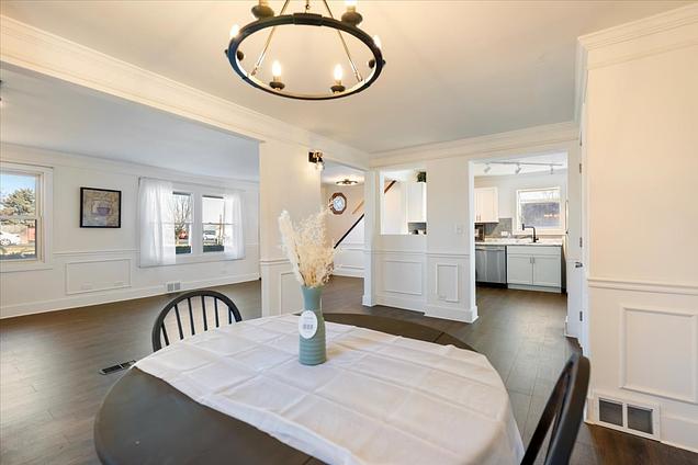 318 E Liberty Street Wauconda, IL House Contingent - Photo 4 of 30. Opens carousel modal
