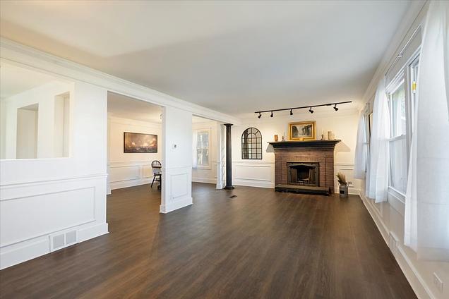 318 E Liberty Street Wauconda, IL House Contingent - Photo 5 of 30. Opens carousel modal