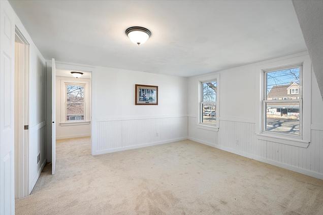 318 E Liberty Street Wauconda, IL House Contingent - Photo 9 of 30. Opens carousel modal