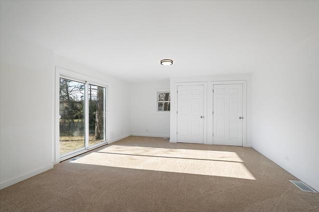 318 E Liberty Street Wauconda, IL House Contingent - Photo 10 of 30. Opens carousel modal
