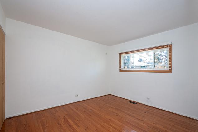 424 Woodland Avenue Wauconda, IL House Active - Photo 15 of 42. Opens carousel modal