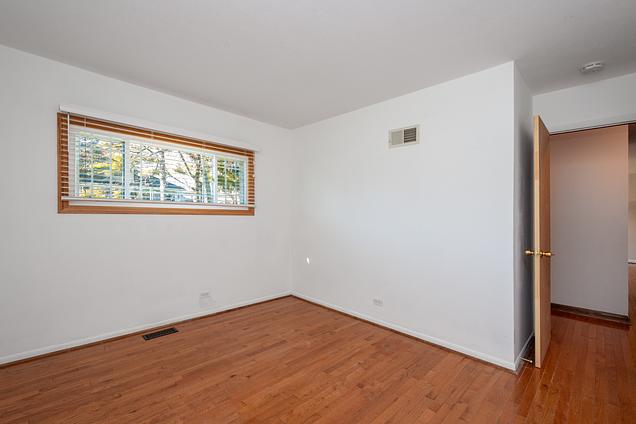 424 Woodland Avenue Wauconda, IL House Active - Photo 16 of 42. Opens carousel modal