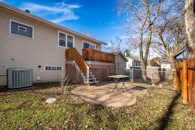 424 Woodland Avenue Wauconda, IL House Active - Photo 30 of 42. Opens carousel modal