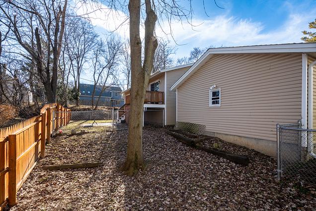 424 Woodland Avenue Wauconda, IL House Active - Photo 33 of 42. Opens carousel modal