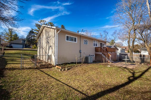 424 Woodland Avenue Wauconda, IL House Active - Photo 34 of 42. Opens carousel modal