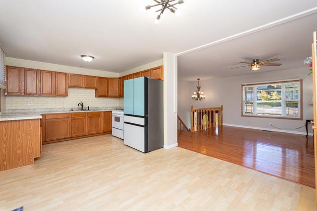 424 Woodland Avenue Wauconda, IL House Active - Photo 9 of 42. Opens carousel modal