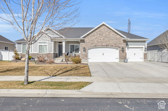 2914 W Rolling Creek Way