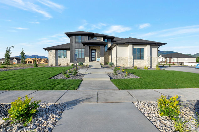 165 S Farmhouse Cir