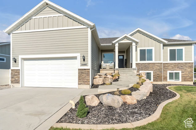 2460 N 2825 W