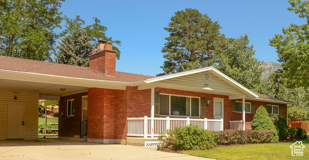 521 N Grove Dr