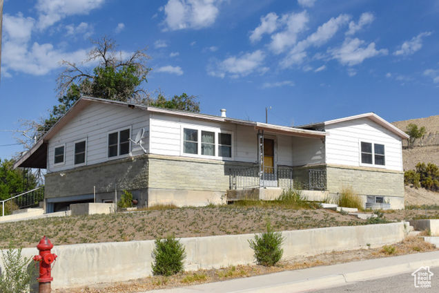 215 N Center St