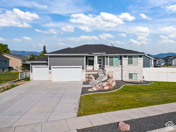 895 Dunes Dr