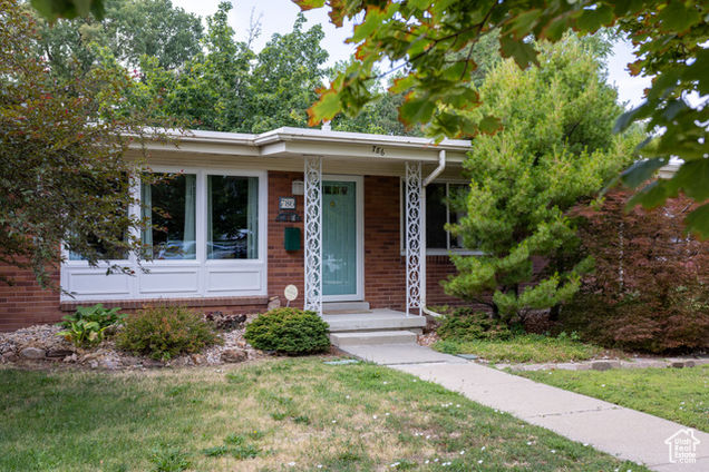 786 E Lake Cir. Cir