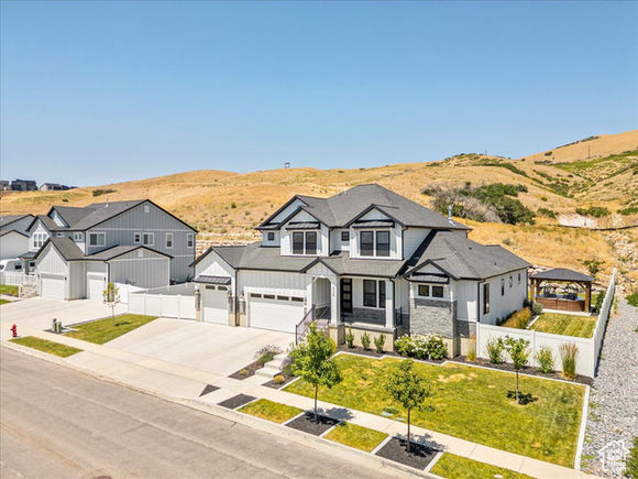 826 W Autumn Hills Blvd