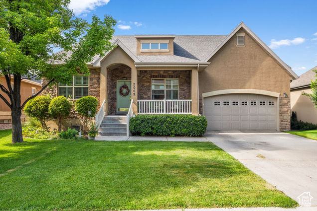 2069 W Crescent Way Mapleton, UT House Active - Photo 1 of 25. Opens carousel modal