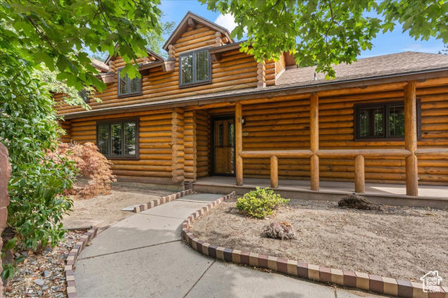 1576 E 11400 S Sandy, UT House Active - Photo 1 of 30. Opens carousel modal