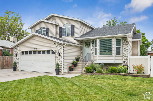 7776 S Unionwood Dr E Sandy, UT House Active - Photo 1 of 25. Opens carousel modal