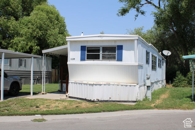 1177 E La Contessa Dr S Holladay, UT House Active - Photo 1 of 26. Opens carousel modal