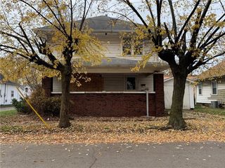 16 S Harris Avenue