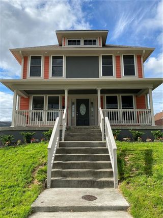 302 Sanders Street
