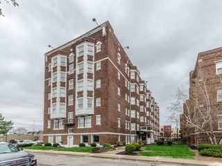 230 E 9th Street Unit 602