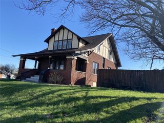 122 E Cross St.
