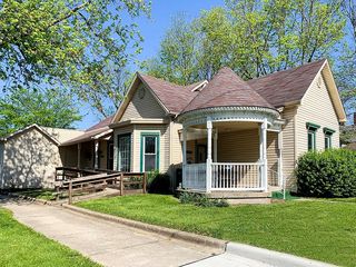 1304 Pearl Street