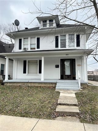 20 S Hawthorne Lane
