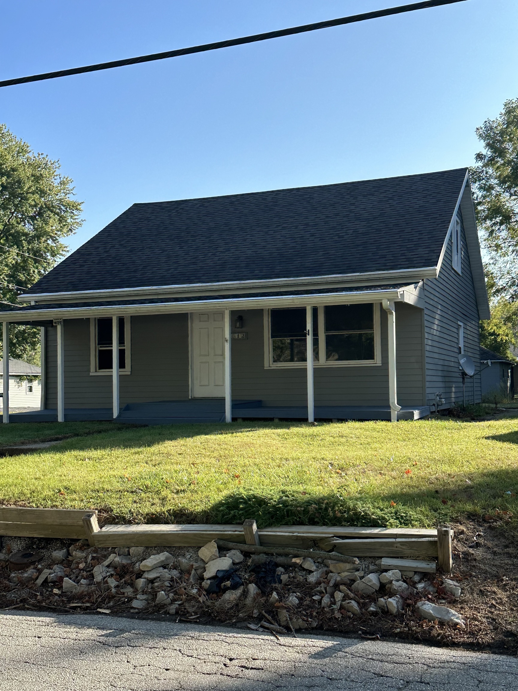 612 Whitlock  